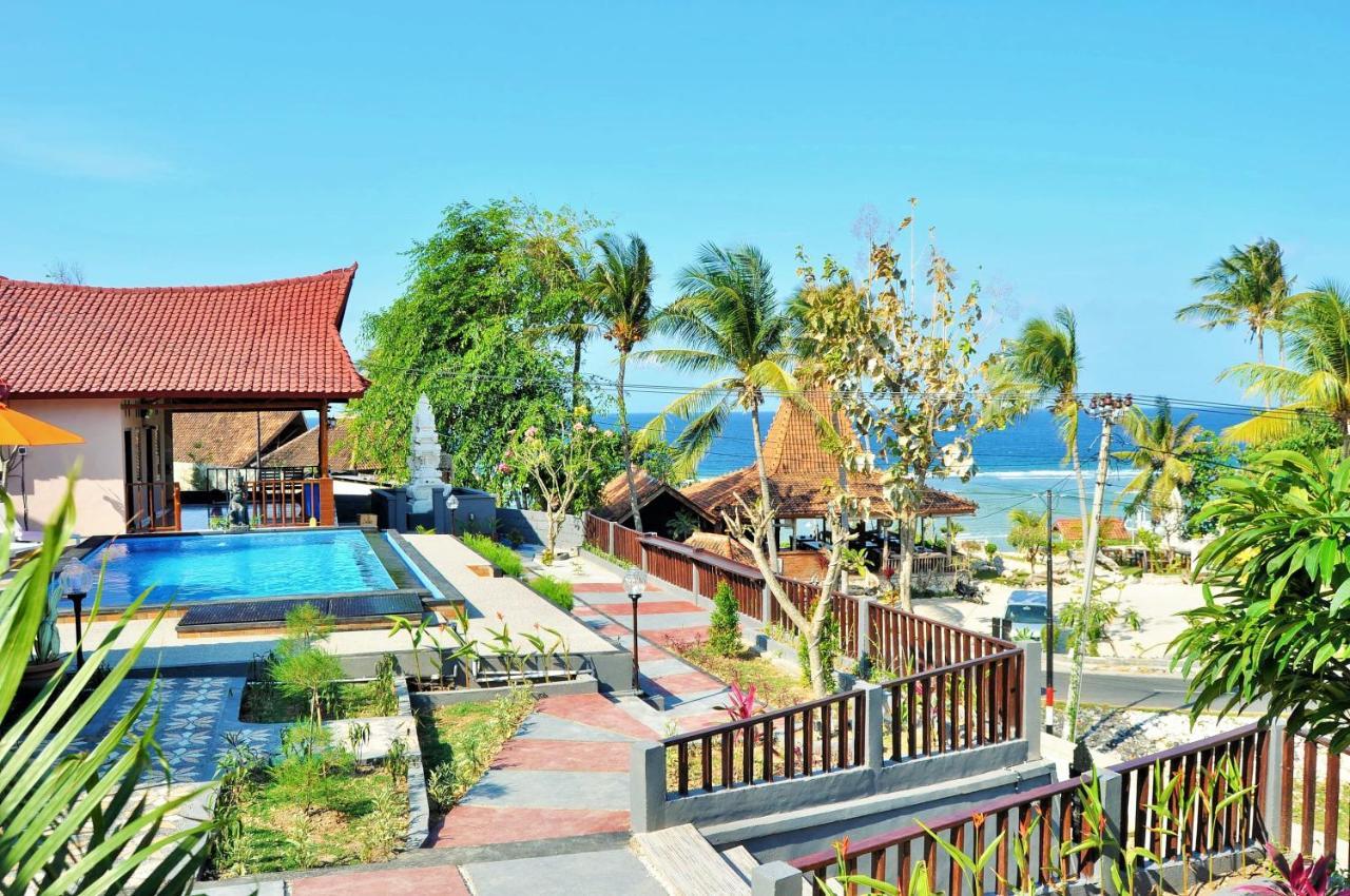 Surya Chandra Beach Bungalow Batununggul Esterno foto