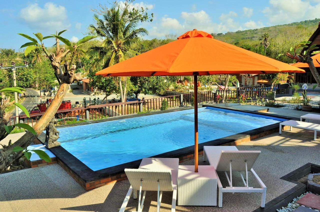 Surya Chandra Beach Bungalow Batununggul Esterno foto