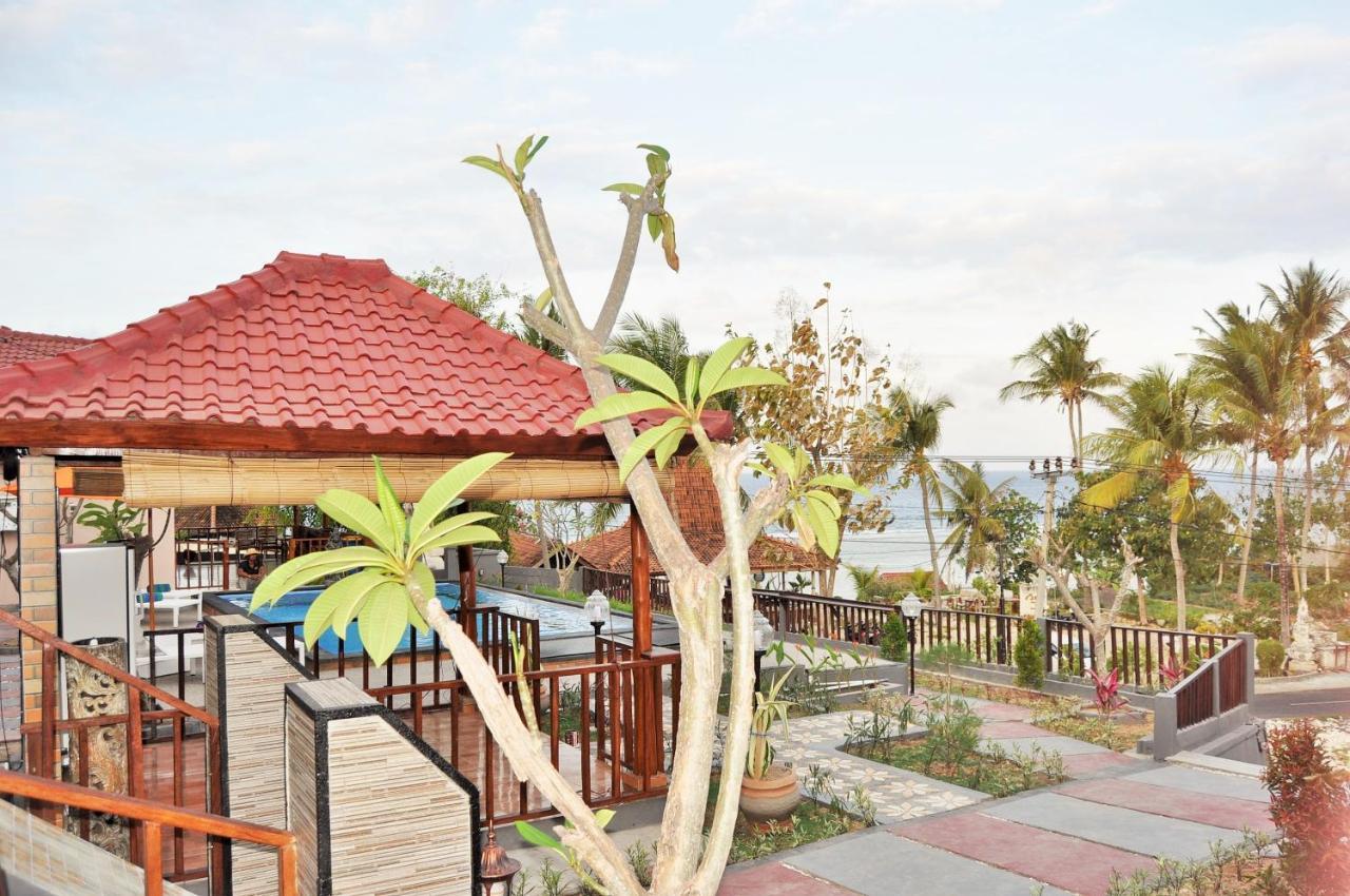 Surya Chandra Beach Bungalow Batununggul Esterno foto