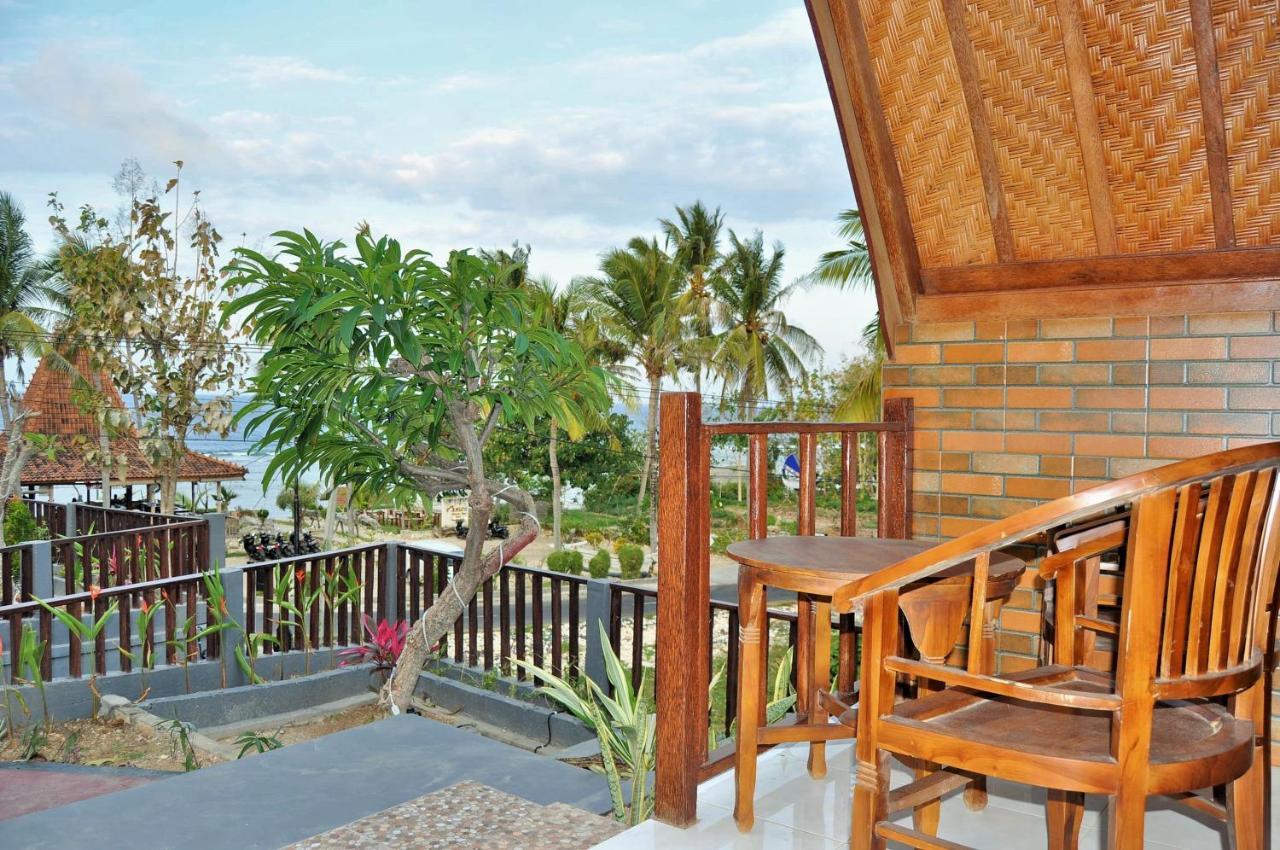 Surya Chandra Beach Bungalow Batununggul Esterno foto