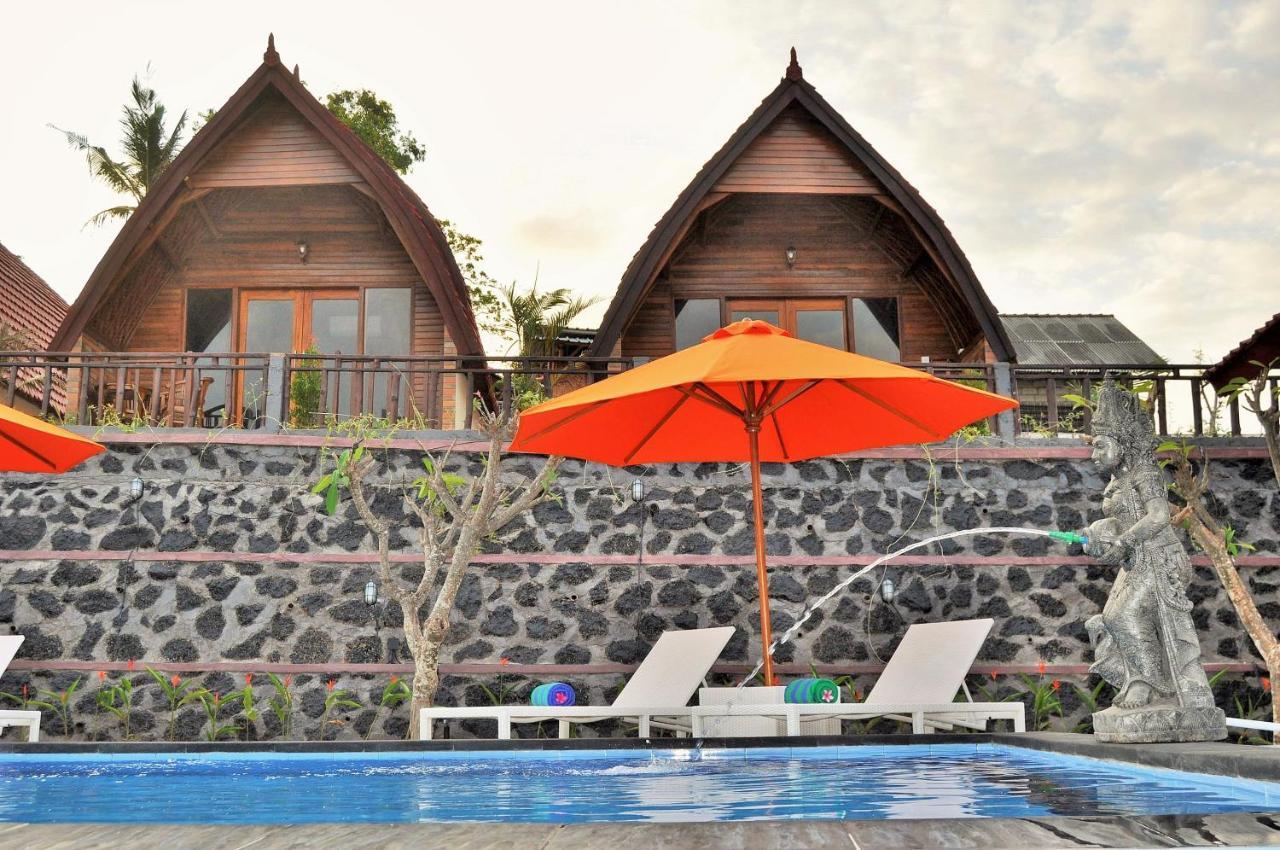 Surya Chandra Beach Bungalow Batununggul Esterno foto