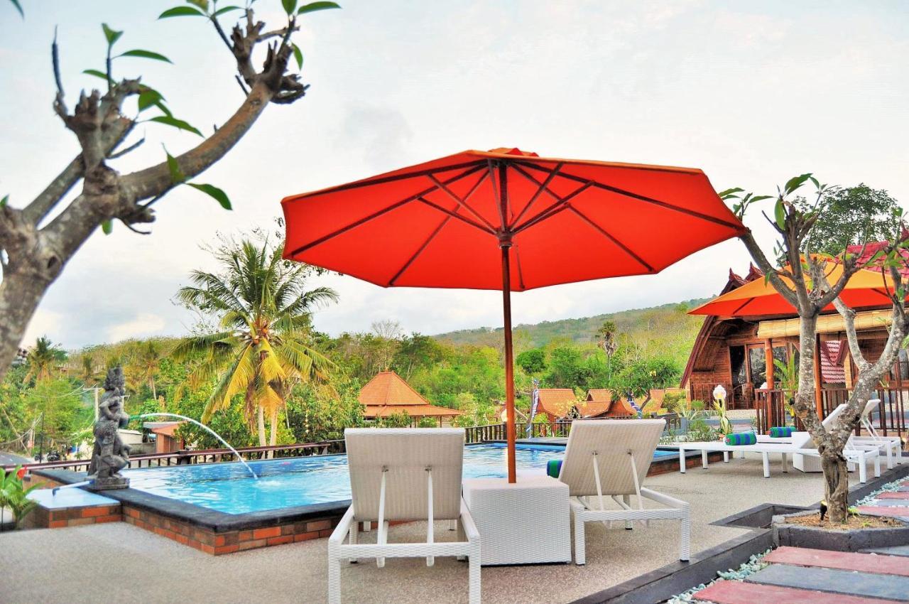 Surya Chandra Beach Bungalow Batununggul Esterno foto