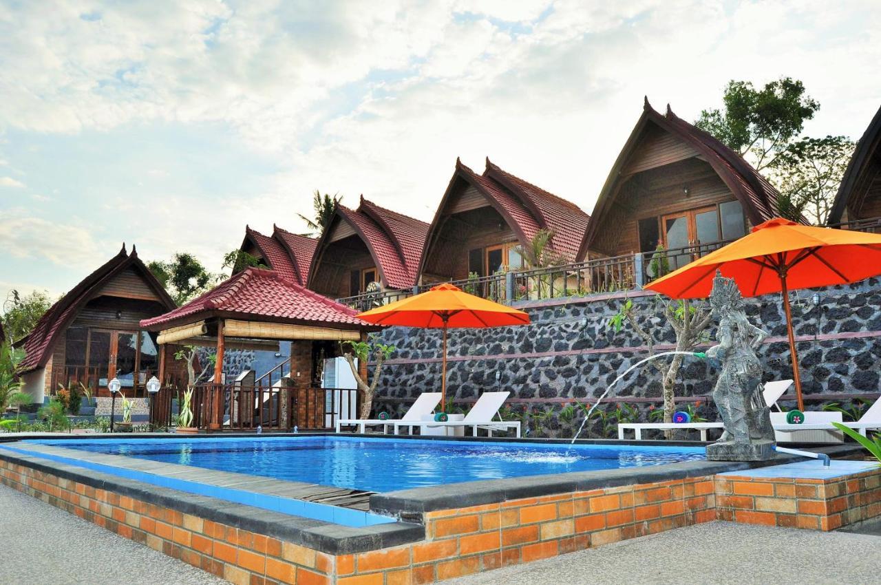 Surya Chandra Beach Bungalow Batununggul Esterno foto