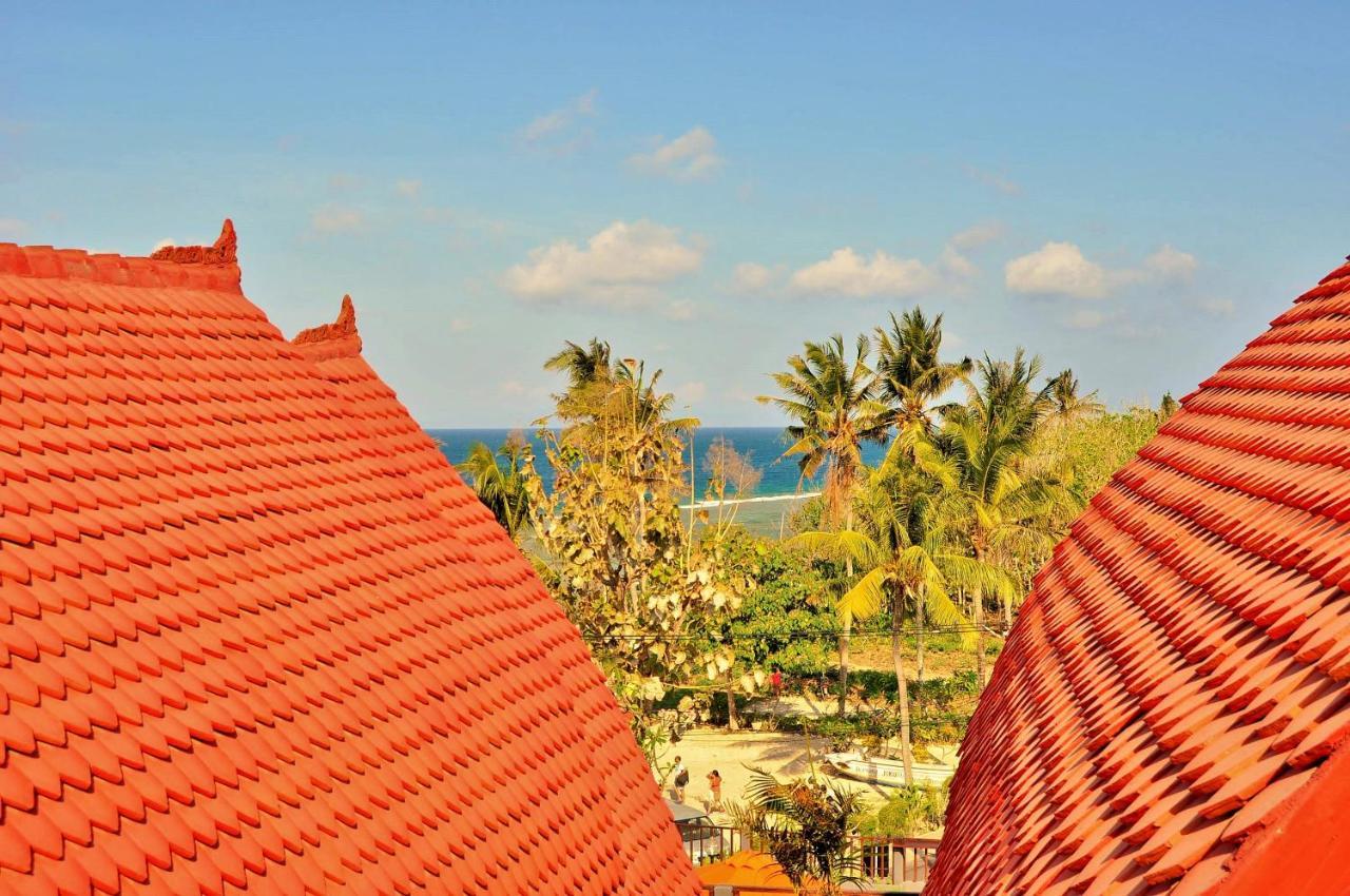 Surya Chandra Beach Bungalow Batununggul Esterno foto