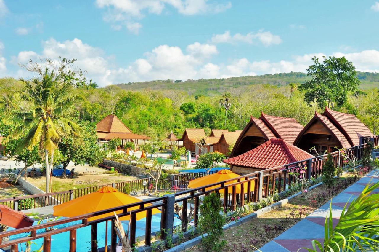 Surya Chandra Beach Bungalow Batununggul Esterno foto