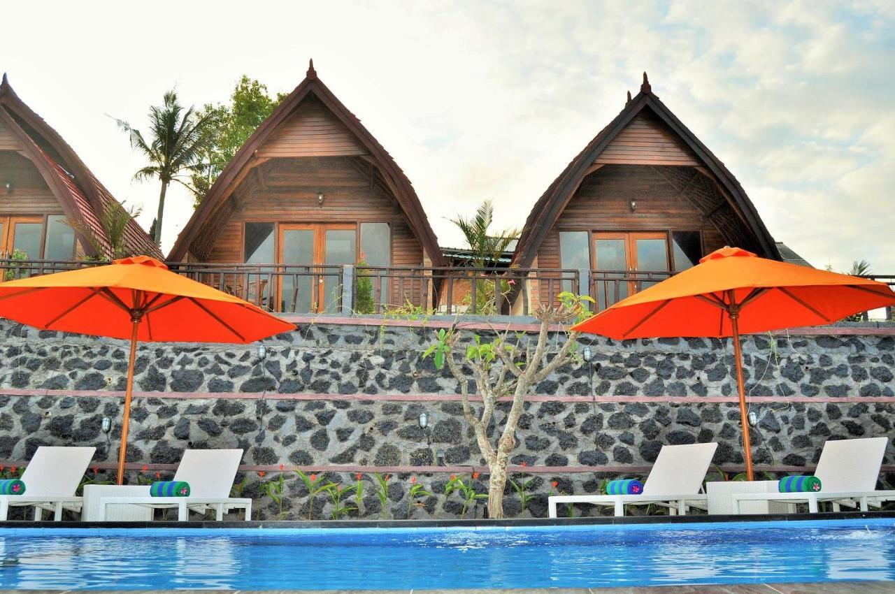 Surya Chandra Beach Bungalow Batununggul Esterno foto