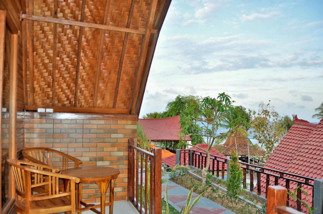 Surya Chandra Beach Bungalow Batununggul Esterno foto