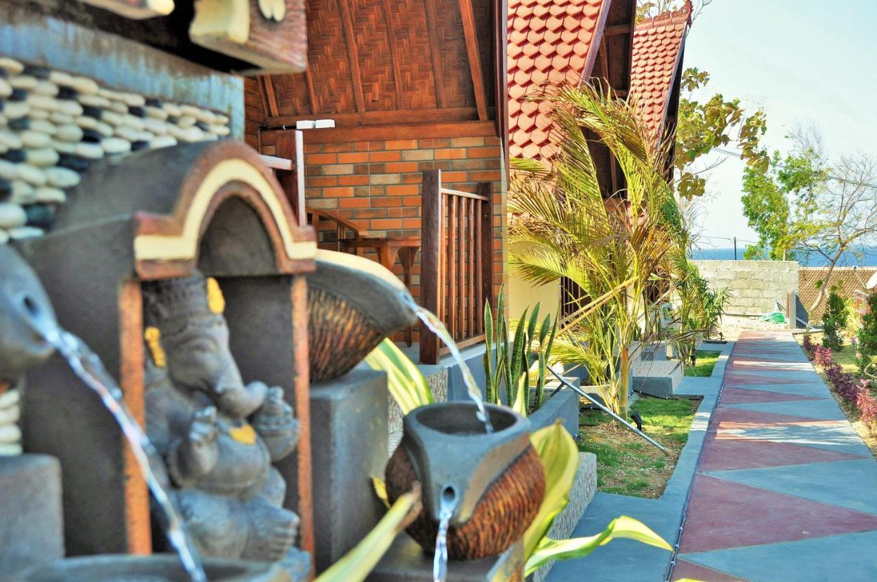 Surya Chandra Beach Bungalow Batununggul Esterno foto