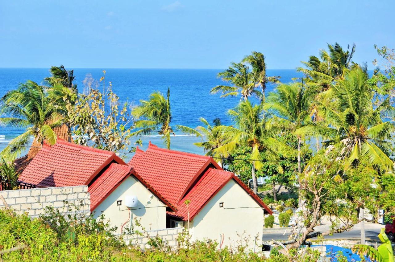 Surya Chandra Beach Bungalow Batununggul Esterno foto