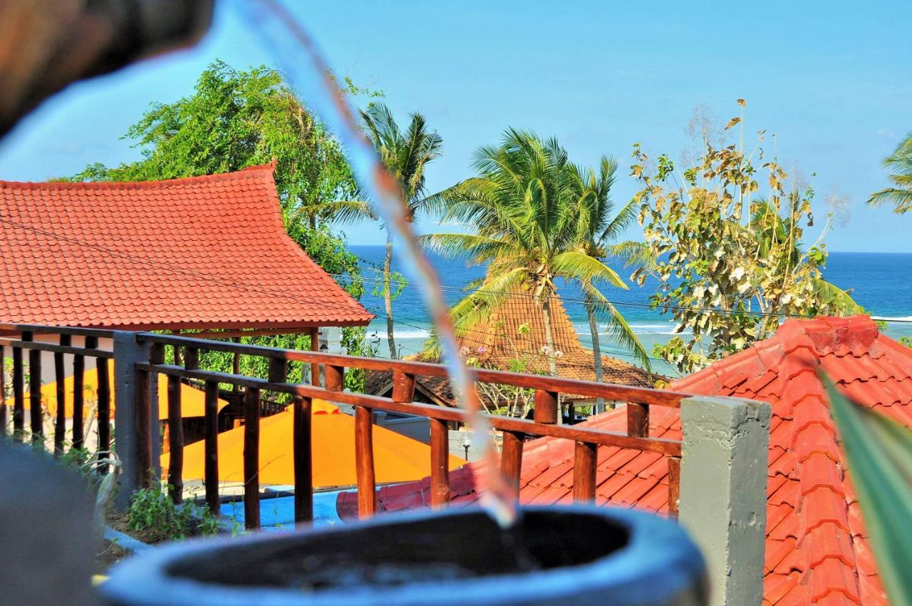 Surya Chandra Beach Bungalow Batununggul Esterno foto