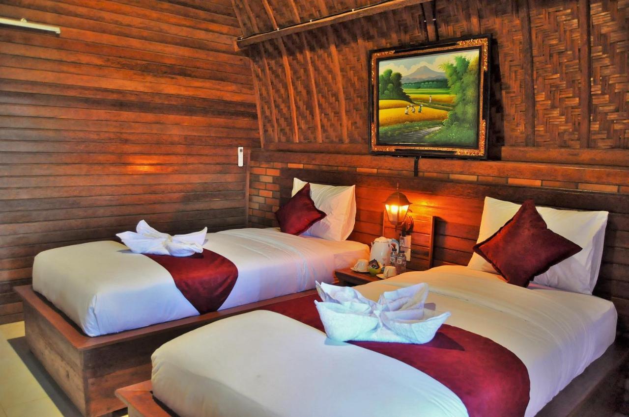 Surya Chandra Beach Bungalow Batununggul Esterno foto