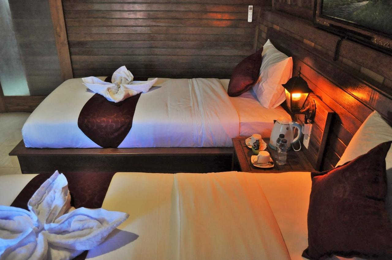 Surya Chandra Beach Bungalow Batununggul Esterno foto
