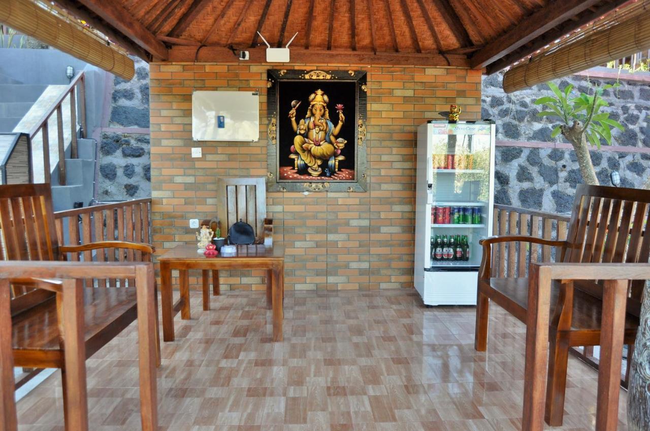 Surya Chandra Beach Bungalow Batununggul Esterno foto