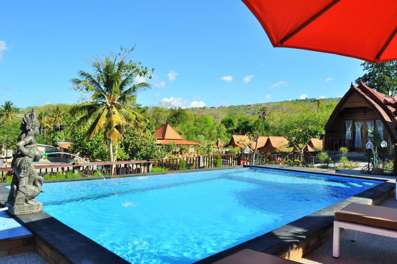 Surya Chandra Beach Bungalow Batununggul Esterno foto